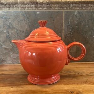 Fiestaware vintage teapot poppy colored Homer Laughlin USA EUC